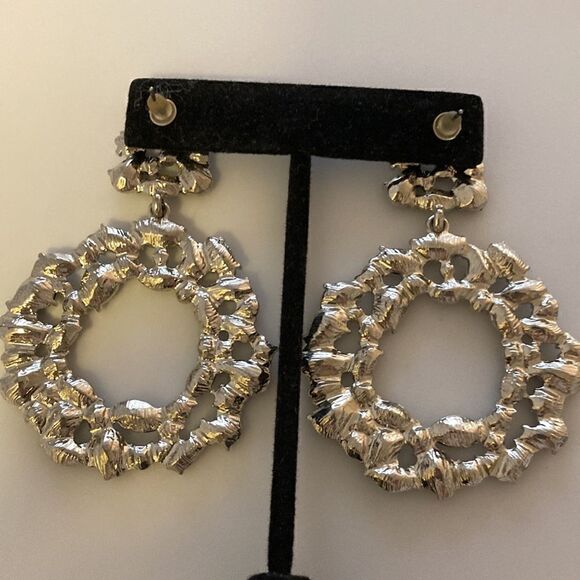 NWOT Handcrafted Large Round Crystal & Silver-tone Earrings with Post Closure. - Picture 6 of 6